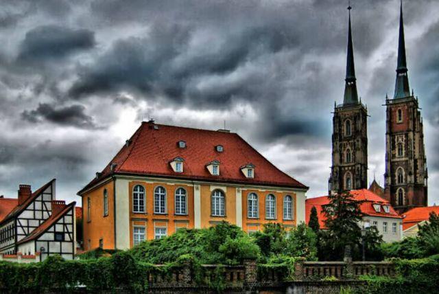 נקודת תצפית על ורוצלב - Bridge of Penitents (גשר חוזרים בתשובה) credit to getyourguide.com