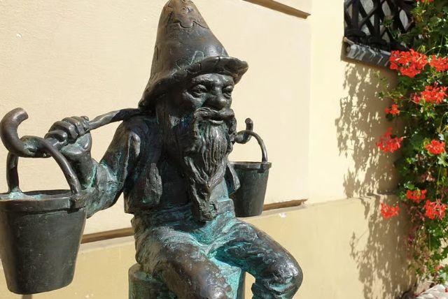 ורוצלב עיר הגמדים - מה הכוונה ומה זה אומר? credit to getyourguide.com