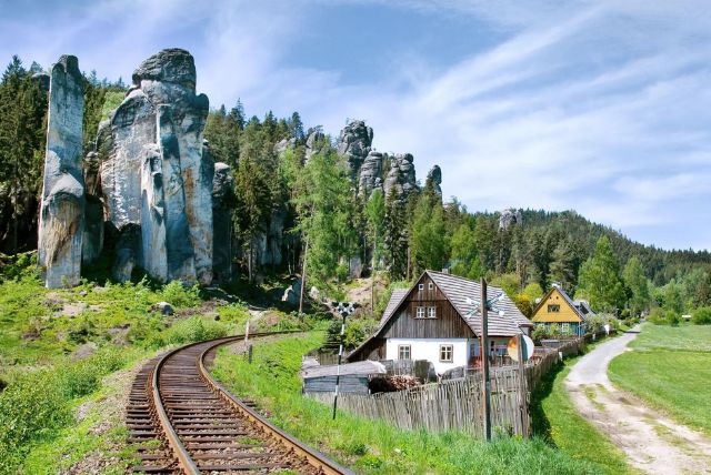 טיול מורוצלב אל שמורת אדרשפח טפליצה (Adršpach-Teplice Rocks) credit to getyourguide.com