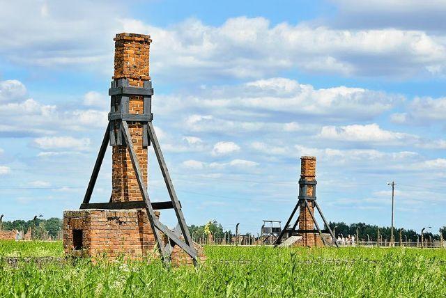 מורוצלב לאושוויץ - יום טיול מודרך מהעיר ורוצלב למחנה ההשמדה אושוויץ credit to headout.com