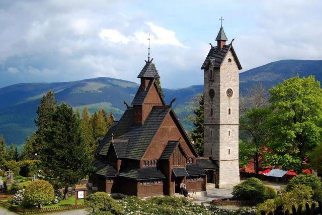 יום טיול מורוצלב אל הרי הענקים (Giant Mountains) בצ'כיה credit to getyourguide.com