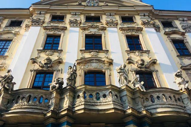 סיור באוניברסיטת ורוצלב credit to getyourguide.com