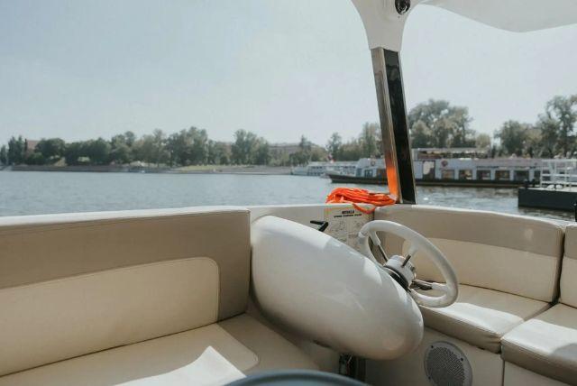 שייט בגונדולה סולארית בורוצלב credit to getyourguide.com