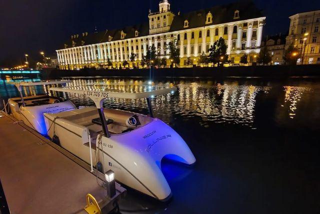 שייט בגונדולה סולארית בורוצלב credit to getyourguide.com