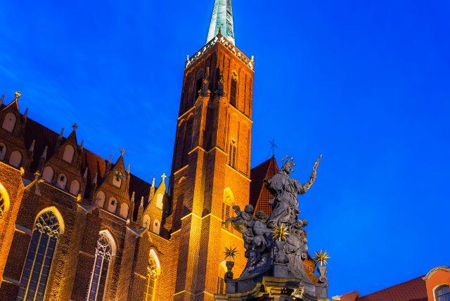 כנסיית הצלב הקדוש (Church of the Holy Cross / St. Bartholomew's) בורוצלב