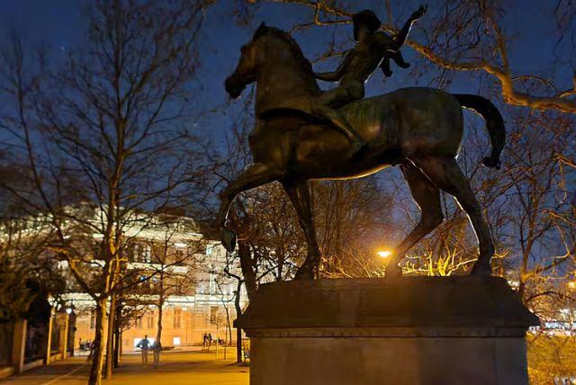 פארק ושדרה שאסור לפספס בורוצלב - Xawery Dunikowski Boulevard credit to getyourguide.com